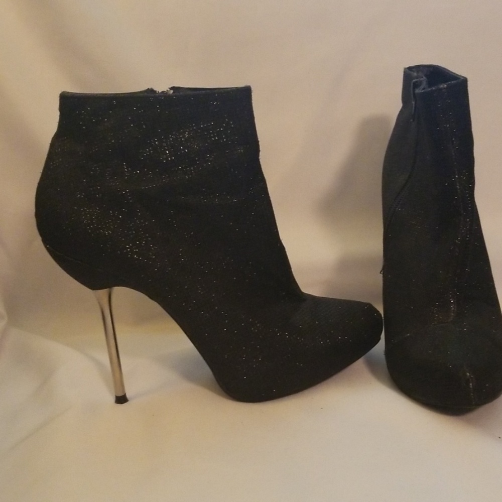 Black sparkle booties